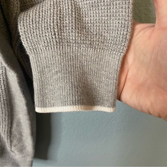 Michael Kors Gray Long Sleeve Waffle Knit Shirt Size M - Picture 3 of 9